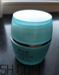 歐詩(shī)漫珍珠水氧霜油不油？歐詩(shī)漫珍珠水氧霜適合冬天用嗎？