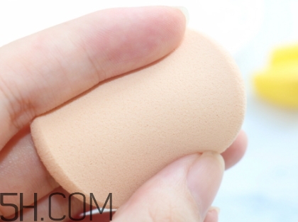 豬油膏和粉底液哪個先用？豬油膏和粉底液使用順序