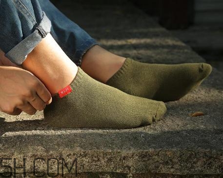 襪子洗完還臭怎么辦？襪子洗不干凈怎么辦？