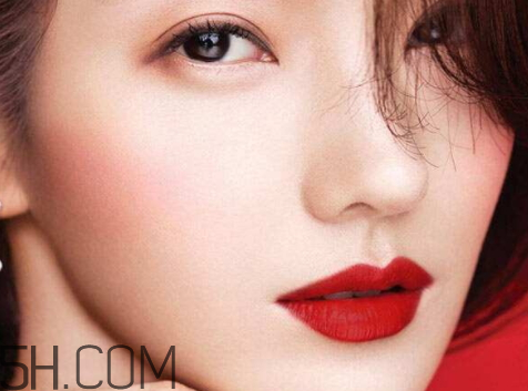 中國紅口紅適合什么人 中國紅口紅適合黃皮嗎 中國紅口紅適合什么人 中國紅口紅適合黃皮嗎