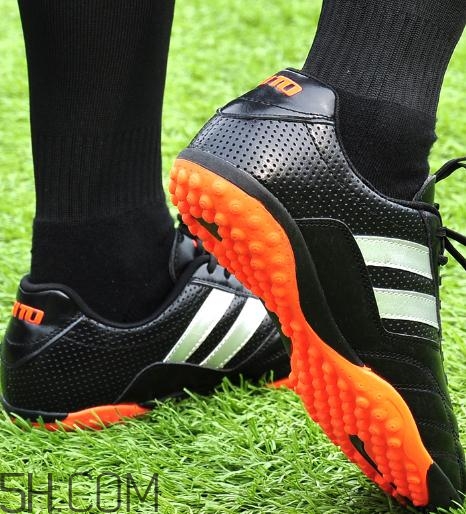 足球鞋鞋釘壞了怎么辦？足球鞋釘掉了怎么辦？