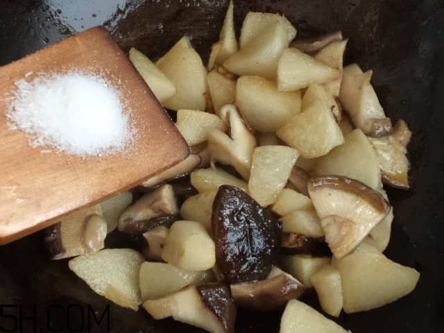 香菇和白蘿卜可以一起吃嗎？香菇和白蘿卜一起吃有什么好處？