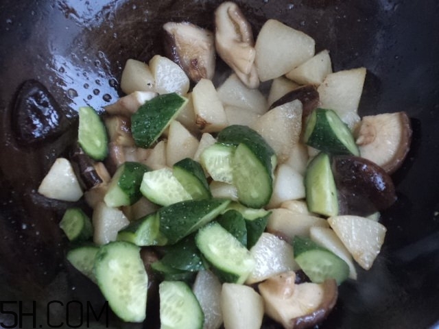 香菇和白蘿卜可以一起吃嗎？香菇和白蘿卜一起吃有什么好處？