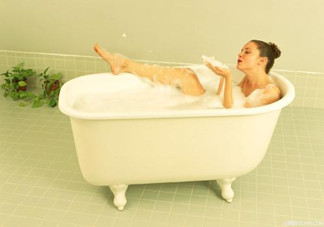 冬天皮膚干燥用什么沐浴乳？冬天使用沐浴乳的注意事項(xiàng)有哪些？