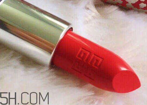 紀(jì)梵希2018中國新年限量口紅305多少錢_試色 紀(jì)梵希2018中國新年限量口紅305多少錢_試色