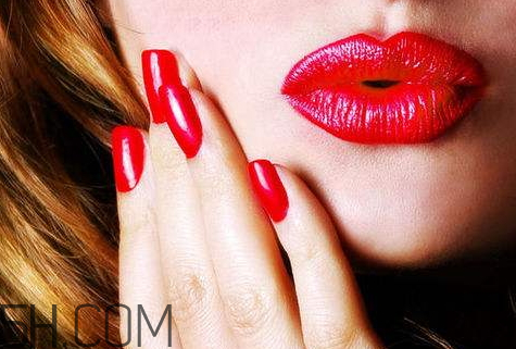 紀(jì)梵希2018中國新年限量口紅305多少錢_試色 紀(jì)梵希2018中國新年限量口紅305多少錢_試色