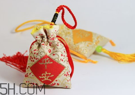 2018sk2新年福袋限量套裝多少錢？有什么？