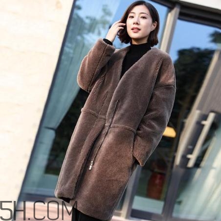 羊剪絨大衣怎么搭配？羊剪絨大衣搭配圖片