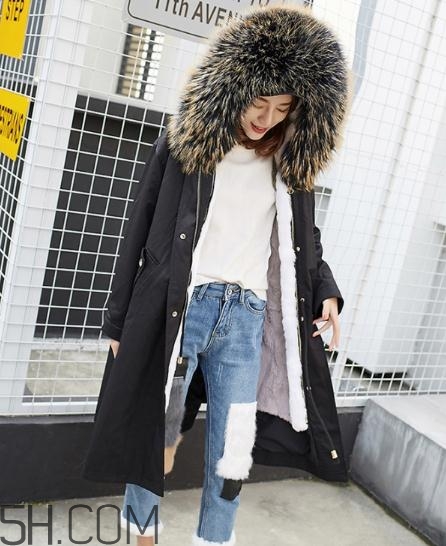 黑色派克服怎么搭配？黑色派克大衣搭配圖