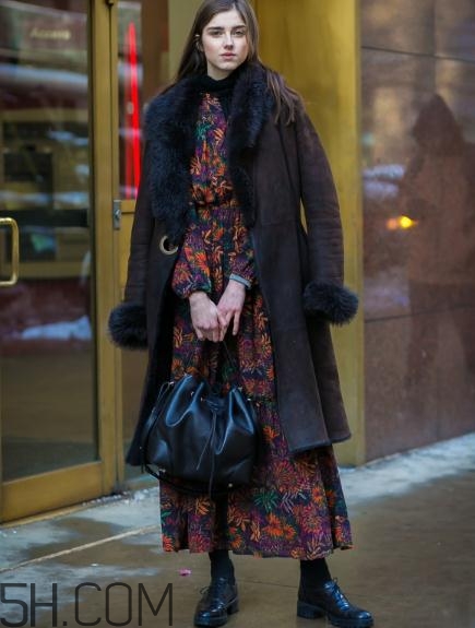 冬天穿裙子有靜電怎么辦？冬天穿裙子起靜電怎么解決？