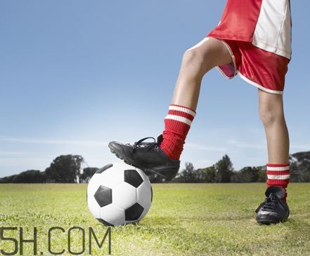 踢足球的好處有哪些？踢足球的壞處有哪些？