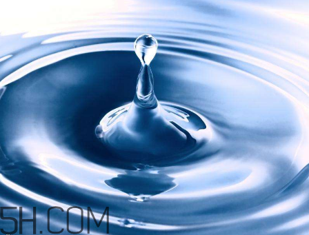 雙氧水能治牛皮癬嗎？雙氧水能去除血漬嗎？