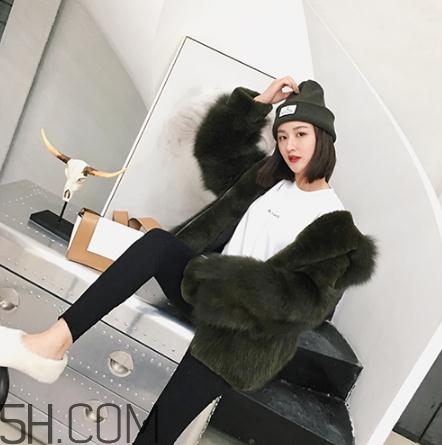 獺兔毛和羊羔毛哪個(gè)好？獺兔毛和羊毛哪個(gè)暖和？