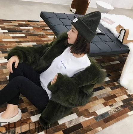 獺兔毛和羊羔毛哪個(gè)好？獺兔毛和羊毛哪個(gè)暖和？