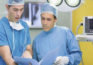 食道癌由什么原因引起的？食道癌晚期有什么癥狀？