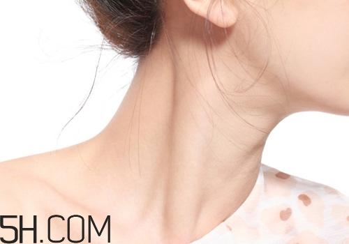 食道癌由什么原因引起的？食道癌晚期有什么癥狀？