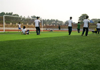 踢足球有哪些技巧？踢足球有哪些注意事項(xiàng)？