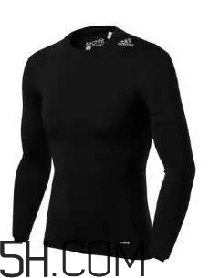 踢足球有哪些技巧？踢足球有哪些注意事項？