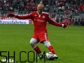 踢足球有哪些技巧？踢足球有哪些注意事項？