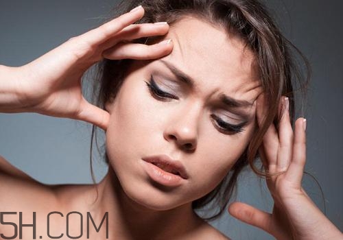 月經前頭疼是怎么回事？月經前有頭疼的癥狀嗎？