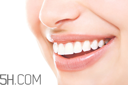 洗牙出血是正常嗎？洗牙后多久可以吃東西？