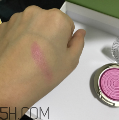 倩碧腮紅怎么打？倩碧腮紅可以當眼影用嗎？