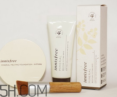 悅詩(shī)風(fēng)吟隔離霜哪款適合黃皮？悅詩(shī)風(fēng)吟隔離霜色號(hào)推薦