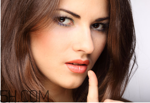 線雕隆鼻多久可以化妝？線雕隆鼻露線能剪掉嗎？