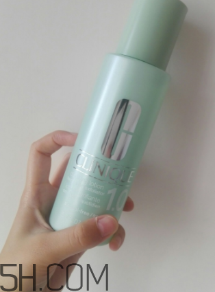 倩碧爽膚水哪個不含酒精？哪個適合敏感皮？