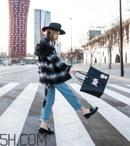 羊絨大衣搭配什么鞋子？羊絨大衣搭配鞋子圖片