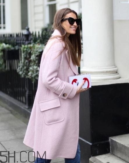 羊絨大衣配什么包包？羊絨大衣搭配什么包好看？