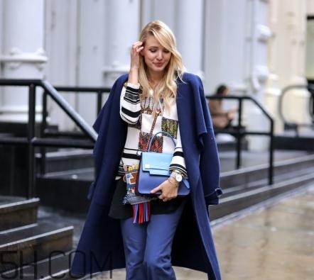 羊絨大衣配什么包包？羊絨大衣搭配什么包好看？