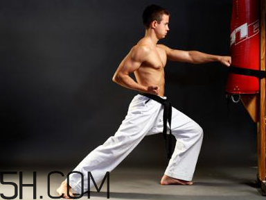 練跆拳道會長肌肉嗎？練跆拳道長肌肉怎么辦？