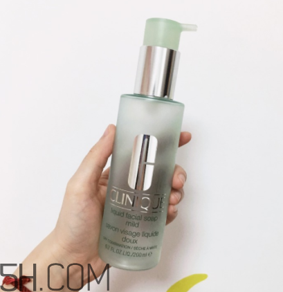 倩碧液體潔面皂有泡沫嗎？適合敏感皮嗎？