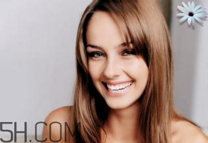 烤瓷牙洗牙要注意什么？洗牙的危害