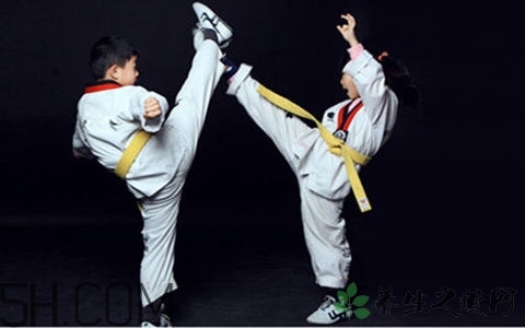 小孩子學(xué)跆拳道好不好？小孩學(xué)跆拳道的好處？