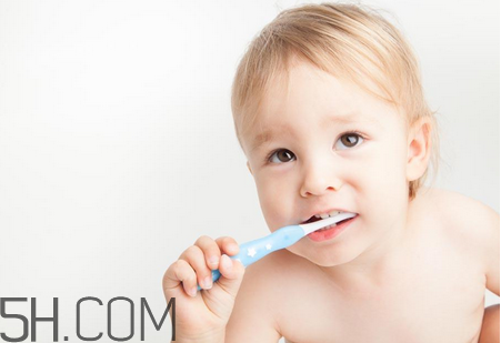 牙菌斑刷牙能刷干凈嗎？每天堅(jiān)持刷牙為什么還是黃？
