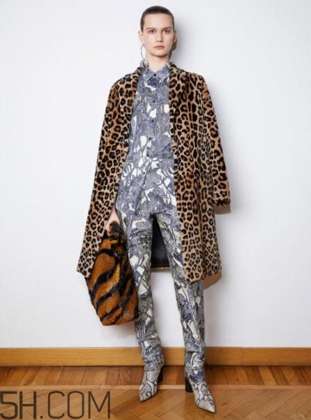 roberto cavalli2018早秋服裝系列好看嗎_有哪些款式？