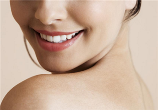 戴牙套可以洗牙嗎？洗牙多久一次？