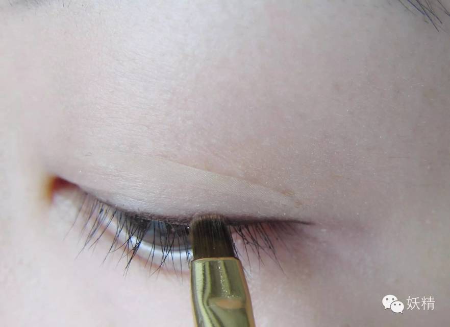 實用的五種眼線畫法 眼線防暈染方法 實用的五種眼線畫法 眼線防暈染方法