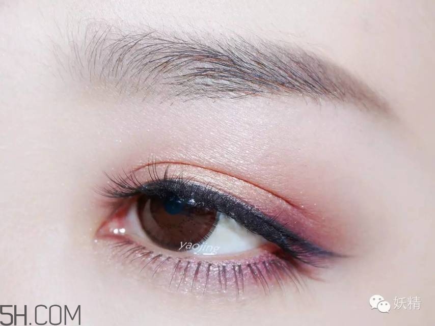 三種不同材質(zhì)雙眼皮貼的正確貼法圖 三種不同材質(zhì)雙眼皮貼的正確貼法圖