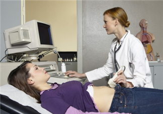 b超是檢查什么的？做b超時肚子上涂的是什么？