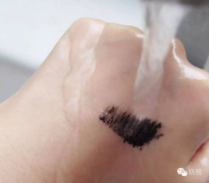 實用的五種眼線畫法 眼線防暈染方法 實用的五種眼線畫法 眼線防暈染方法