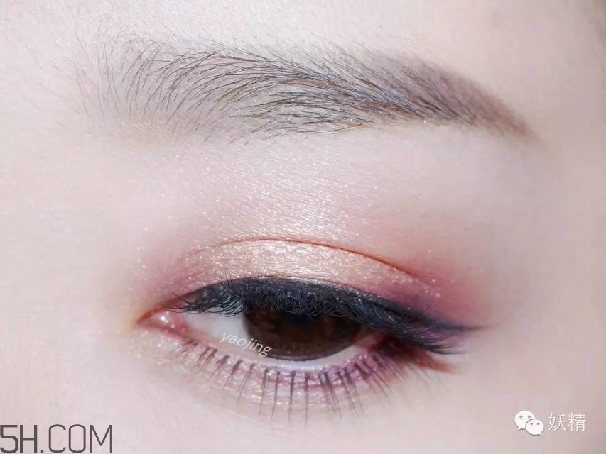 三種不同材質(zhì)雙眼皮貼的正確貼法圖 三種不同材質(zhì)雙眼皮貼的正確貼法圖