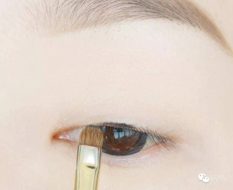 實用的五種眼線畫法 眼線防暈染方法 實用的五種眼線畫法 眼線防暈染方法