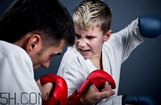 跆拳道和空手道哪個厲害？跆拳道和空手道的區(qū)別？