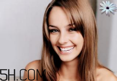 烤瓷牙為什么會(huì)有縫隙？烤瓷牙的注意事項(xiàng)有哪些？