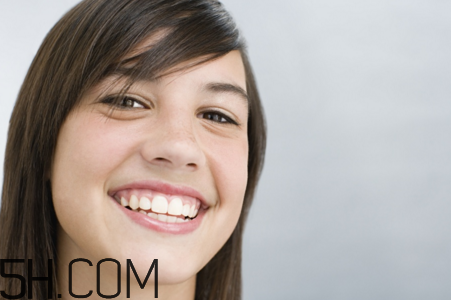 烤瓷牙為什么會有縫隙？烤瓷牙的注意事項有哪些？