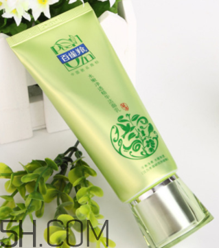 百雀羚泡沫潔面乳洗后緊繃嗎？適合干皮嗎？