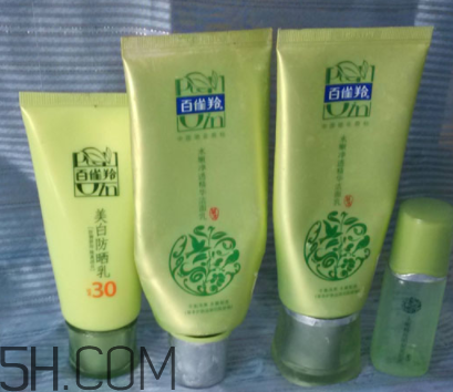 百雀羚泡沫潔面乳洗后緊繃嗎？適合干皮嗎？